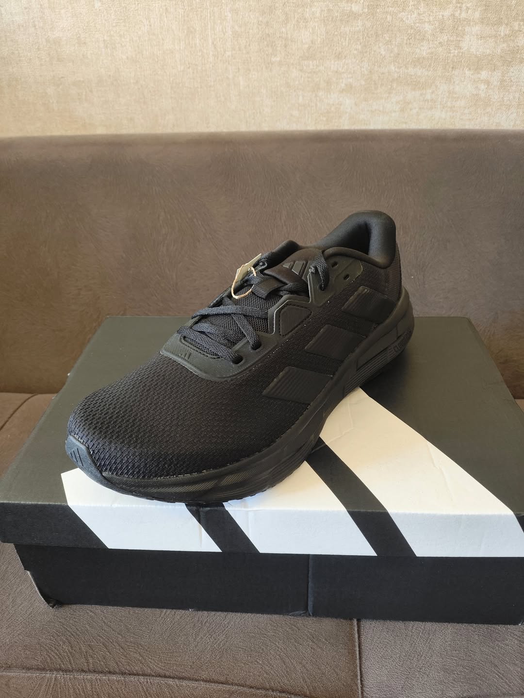 Adidas original boots - size: 42