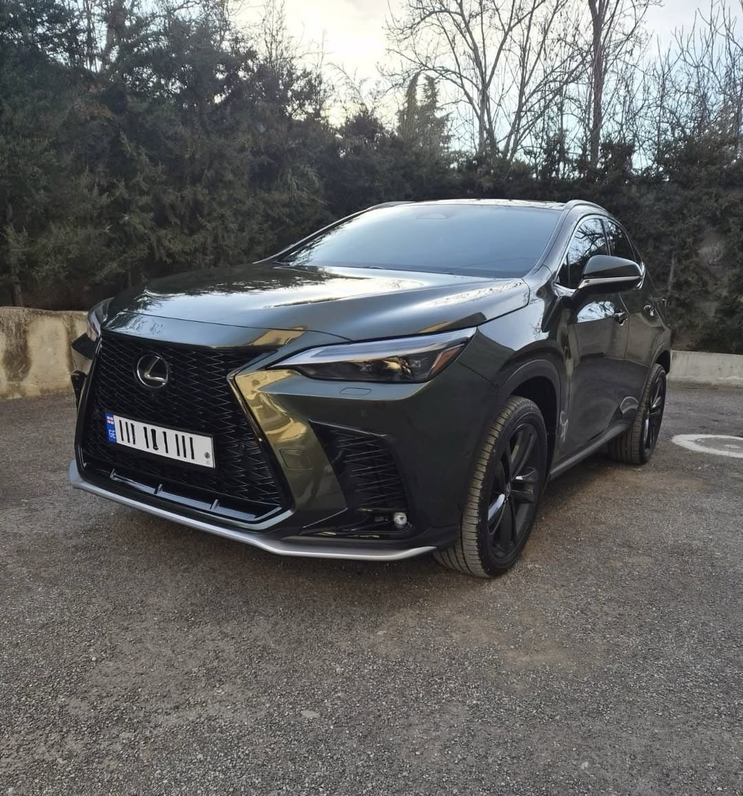 Lexus NX450h+ 2023 — 38,900$
