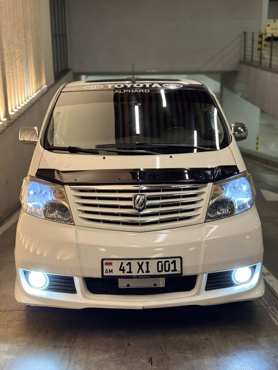 Toyota Alphard 2003