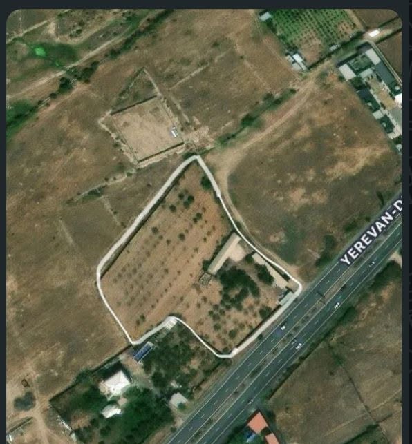 Հողատարածք պտղատու այգիով