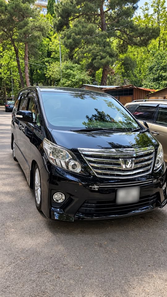 Toyota Alphard 2014
