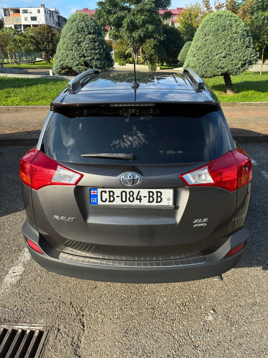 იყიდება სასწრაფოდ! Toyota Rav4 XLE 2014 — 10,000$