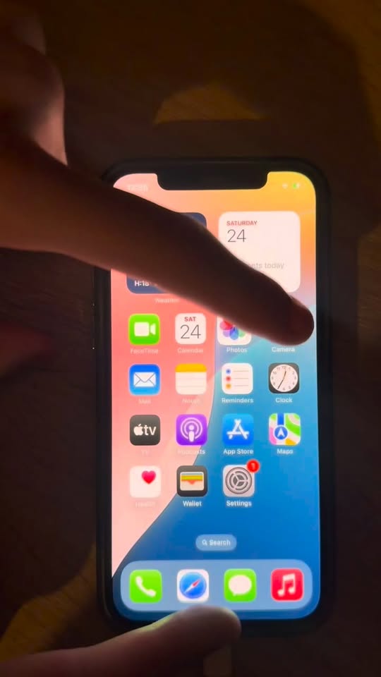iPhone 12 64GB, работает хорошо