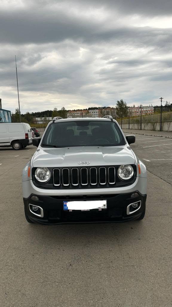 Jeep Renegade 2018 — 8,300$