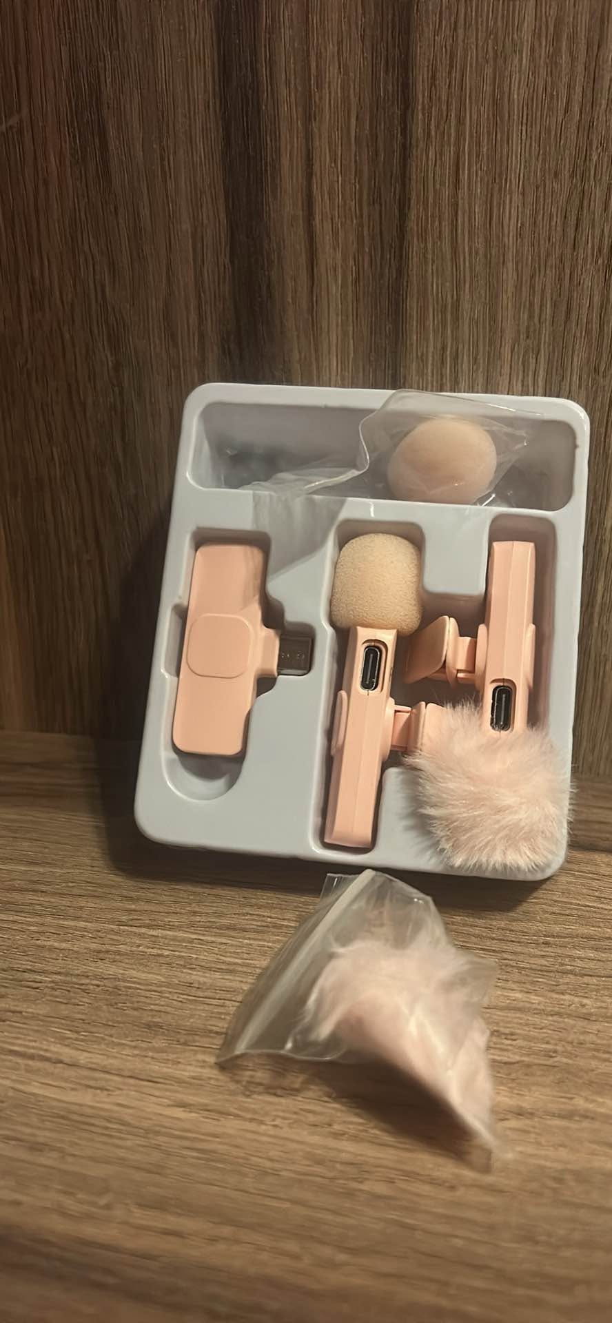 Pembe klipsli kablosuz mikrofonlar