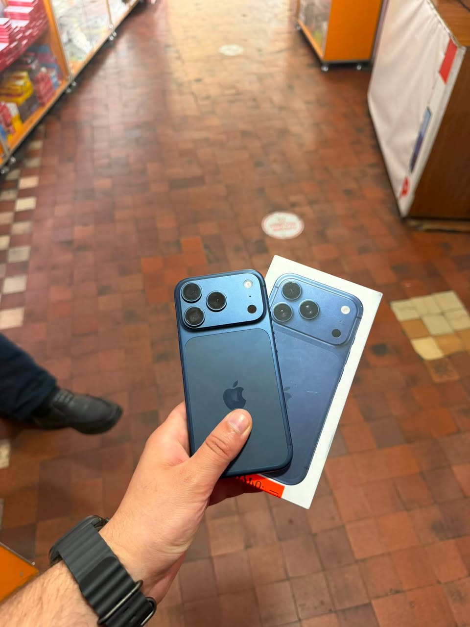 🔥 iPhone 17 Pro satılır — 3,300₾