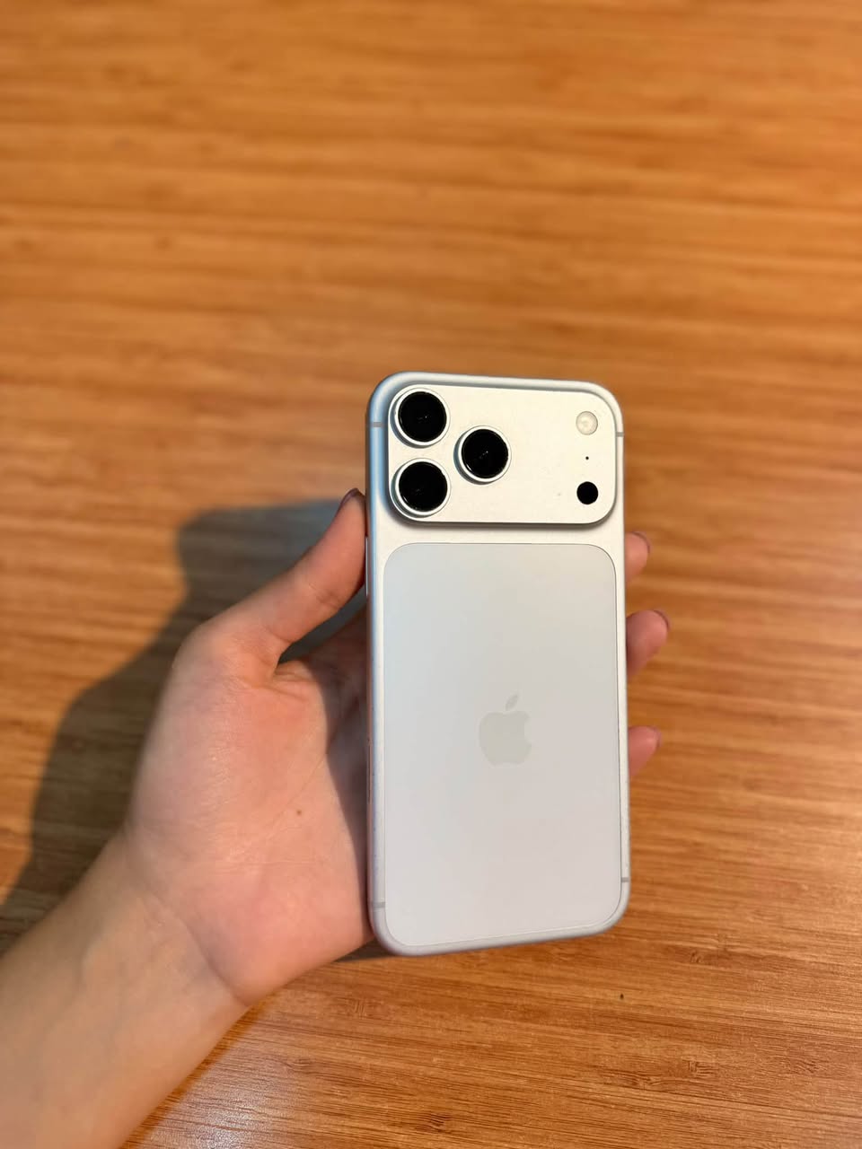 İPhone 17 Pro Max, Gümüş, 256GB, — 380.000մ.
