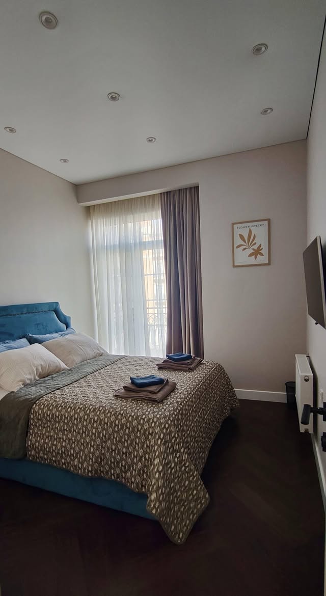 2 otaqlı mənzil icarəyə verilir, Bakı — 1,800 ₼