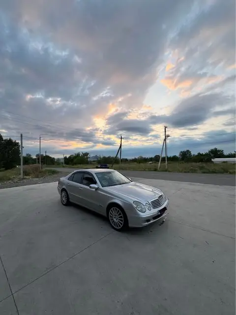 Mercedes-Benz E-Class 2003