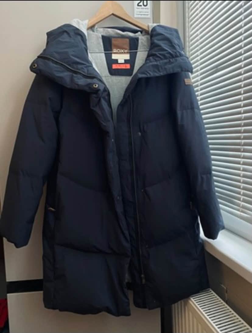 Navy long puffer coat, size L