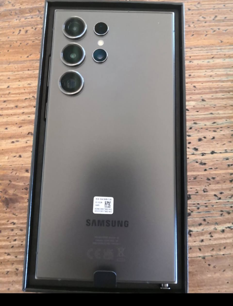 Samsung Galaxi S24Ultra ●512gb● qiyməti 1900 lari. Batumi
