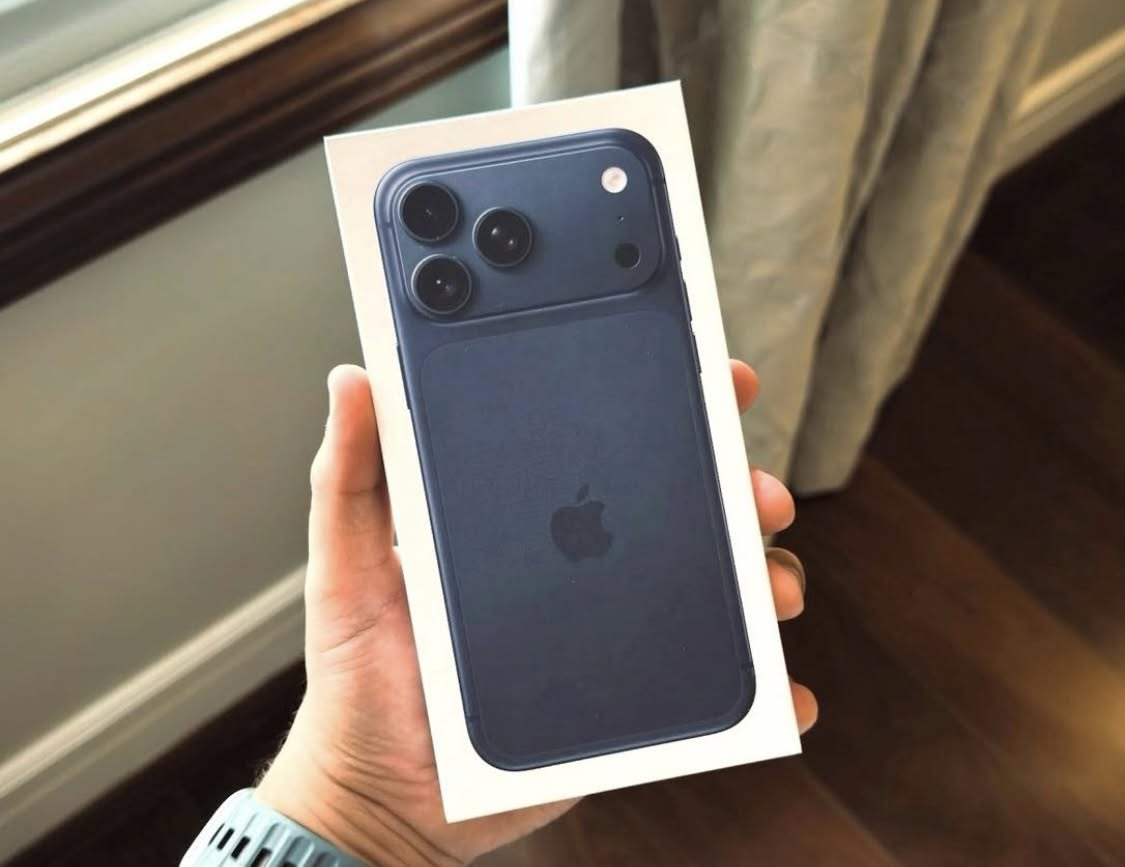 iPhone 17 Pro Max 256GB, blue
