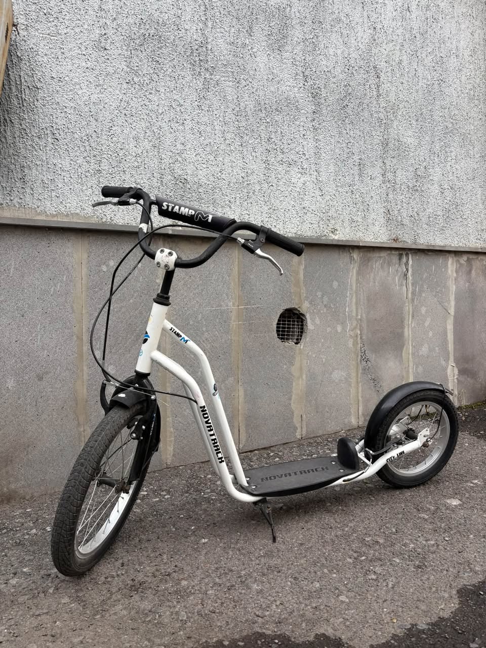 Продаётся самокат 🛴, свяжитесь со мной по поводу цены