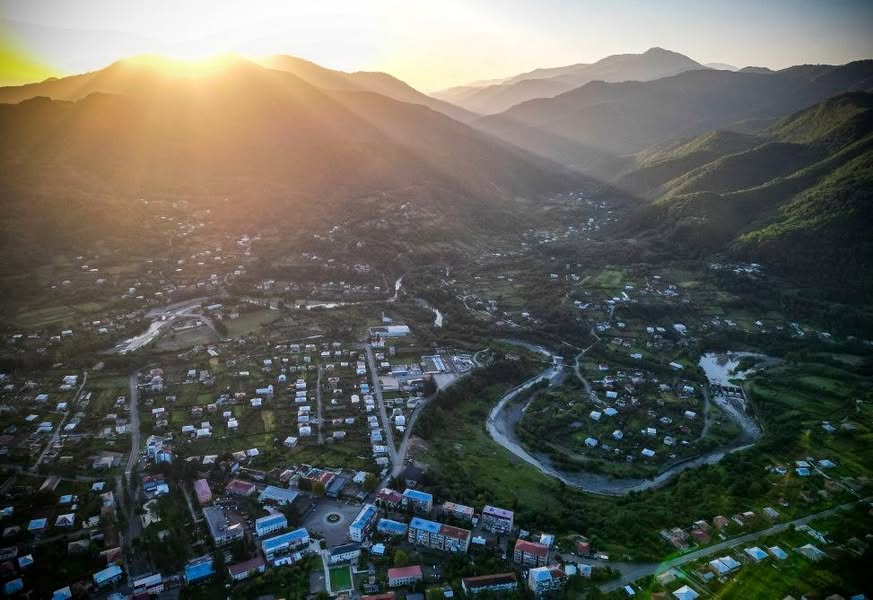 Divarları bərpa edirik, evləri, villaları, böyük obyektləri, bizimki...