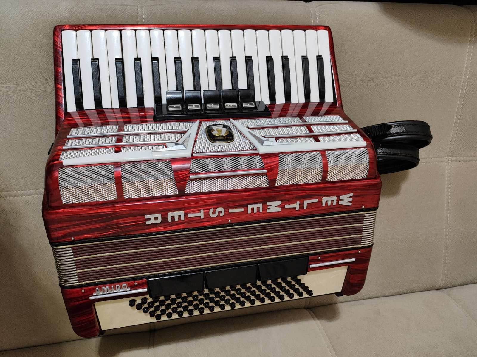 Weltmeister Amigo 80-bass accordion, red