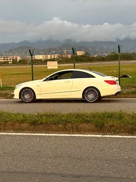 Mercedes E350 2012 coupe, white