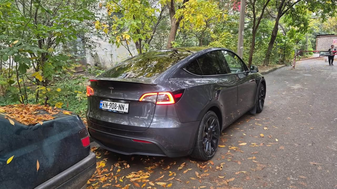 Tesla Model Y 2021