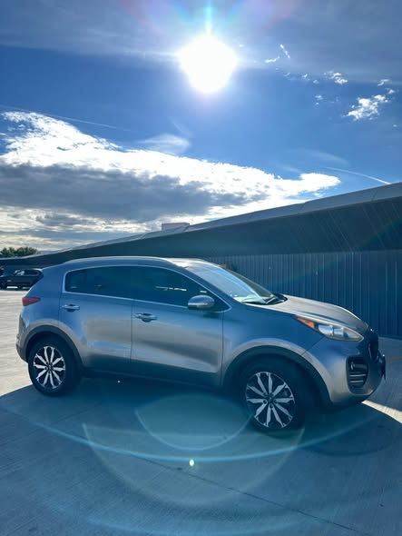 Kia Sportage 2017 — 10,000$