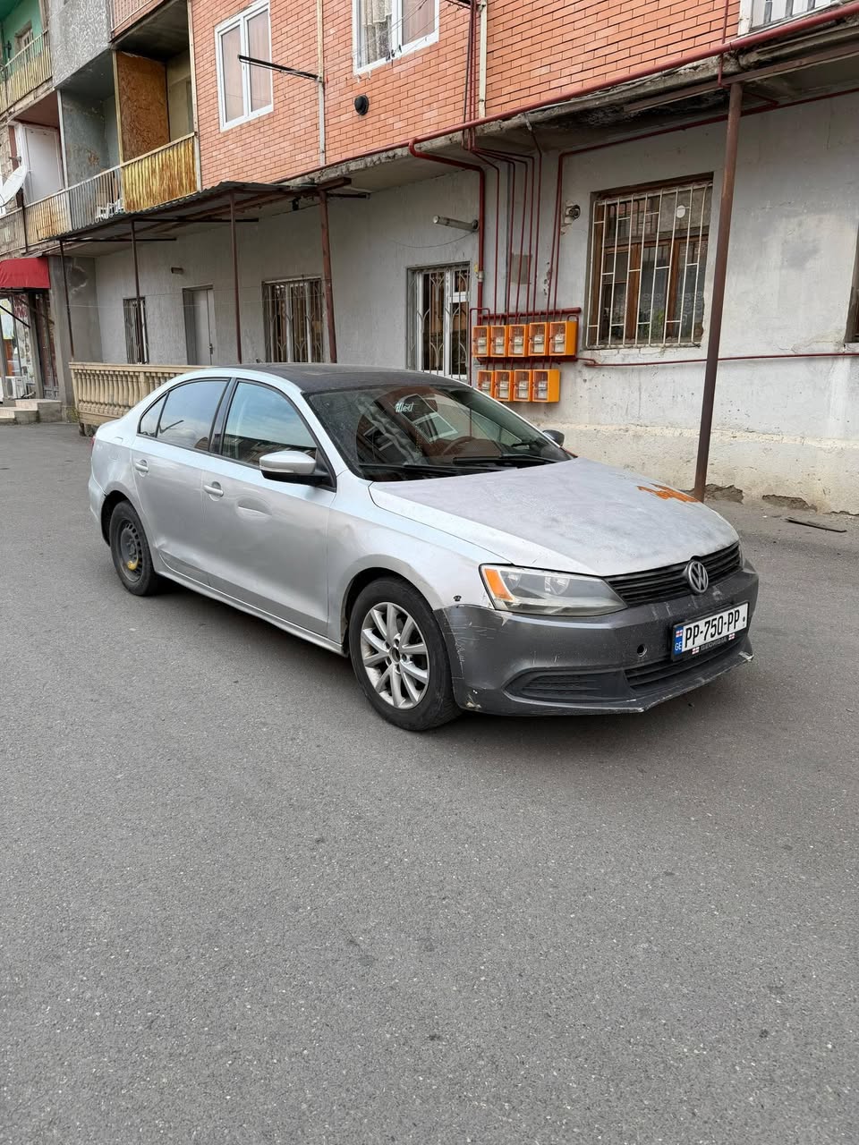 2.5 თხევადი გაზით 2013 წლიანი 130 — 3,000$