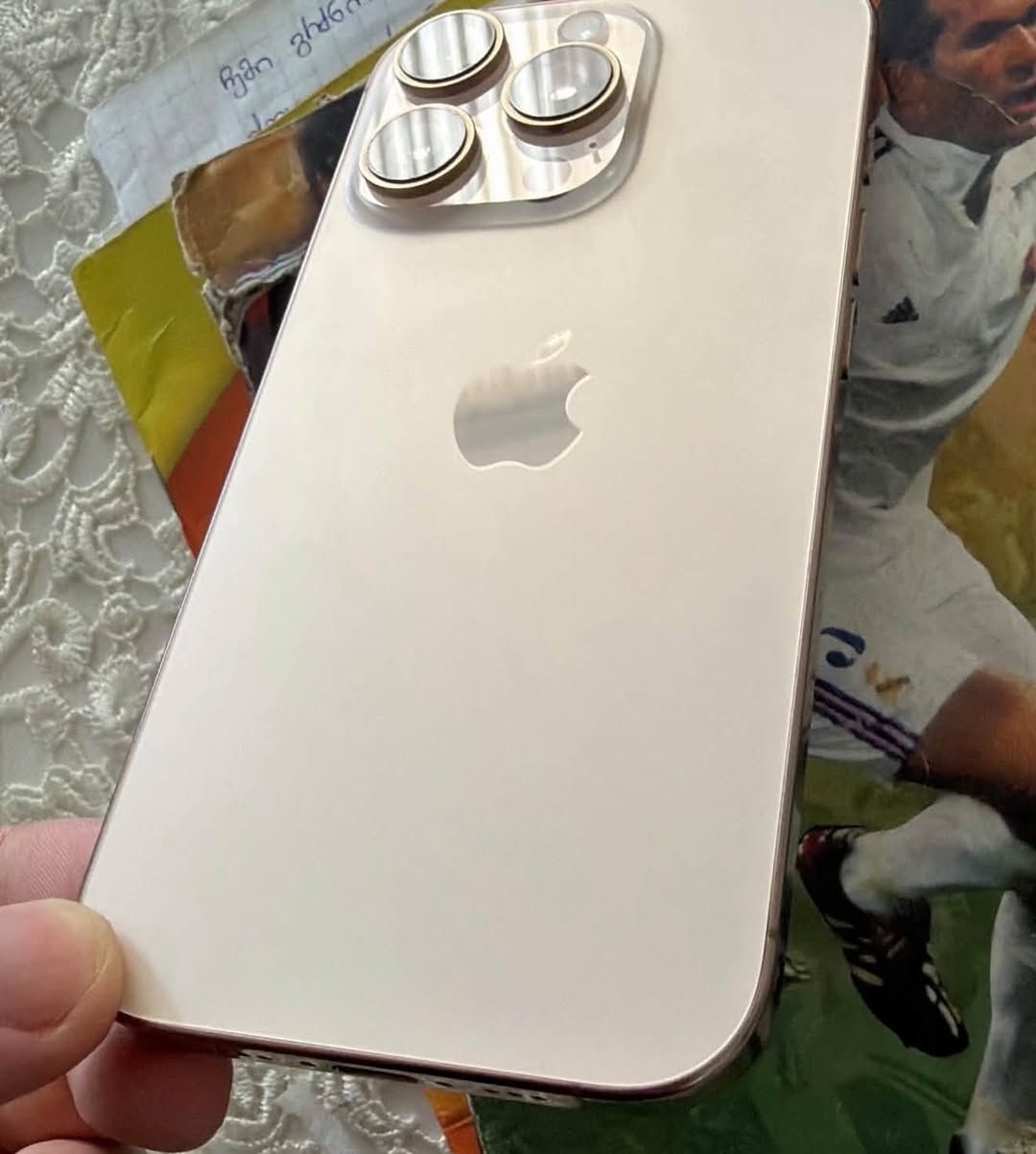 Mobil telefonlar satıyorum, 3 adet ipone'm var — 650₾