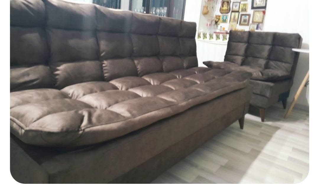 Satılık divan iki koltukla birlikte yeni 900