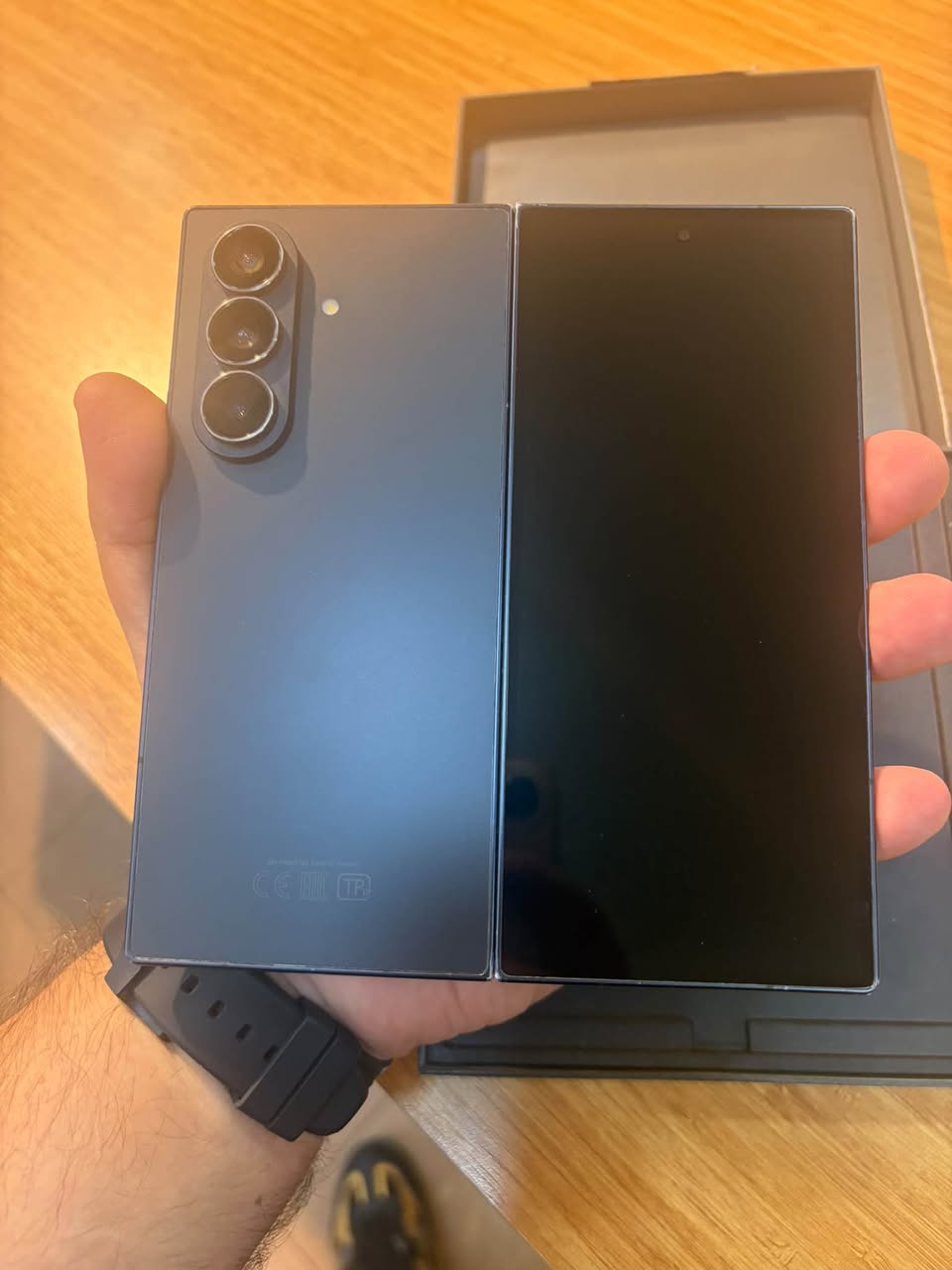 Samsung ZFold 7 12/256gb завода 300.000.