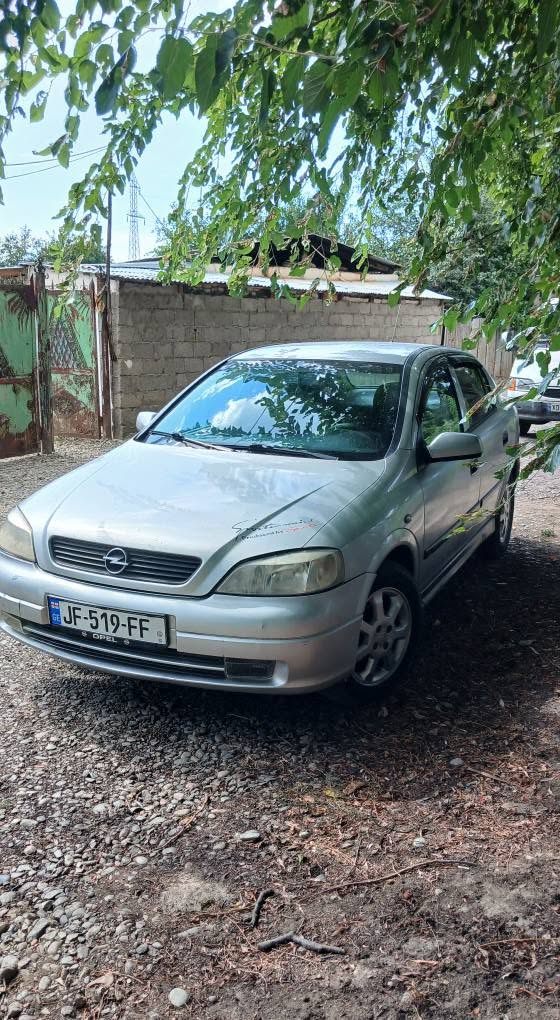 Автомобиль 2000