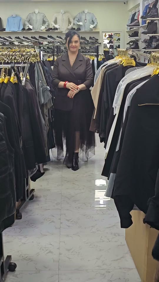 ყავისფერი კლასიკური კაბა შიფონით