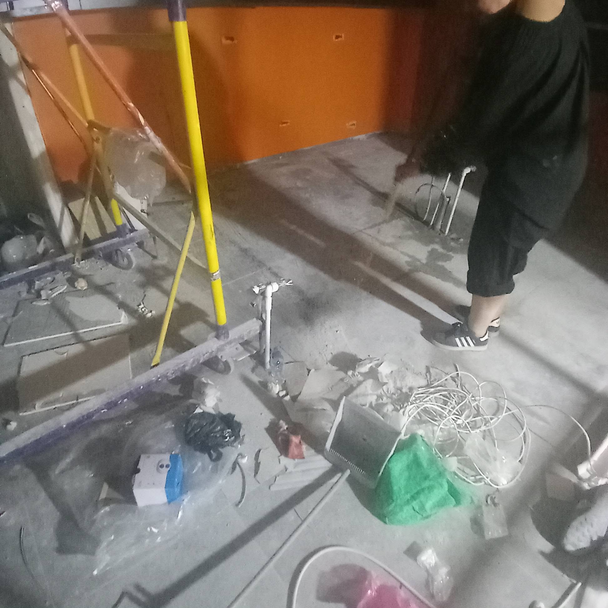 We offer professional cleaning of apartments, offices,