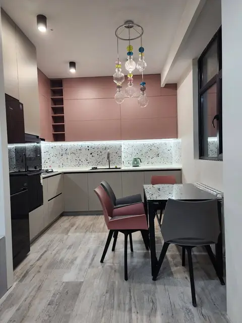 3 oda daire satılık, Tiflis