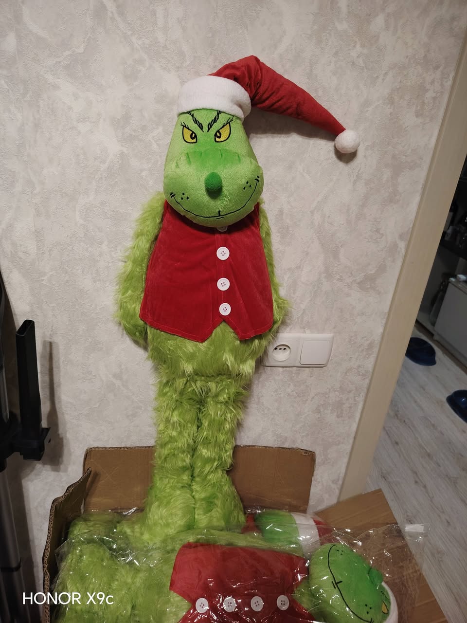 Yeni Yıl için Grinch peluş oyuncak