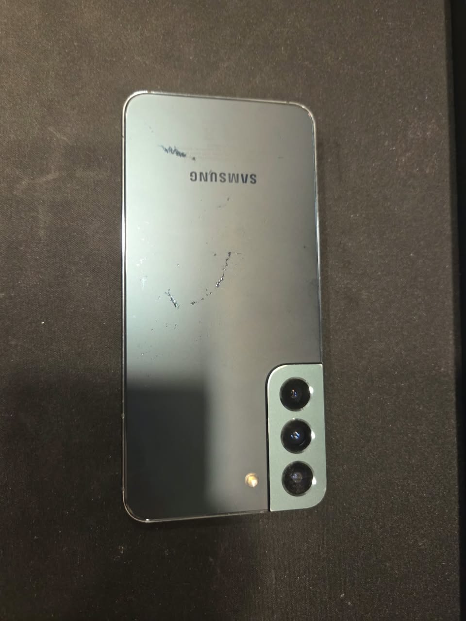📱 Samsung Galaxy S22 — 8/128