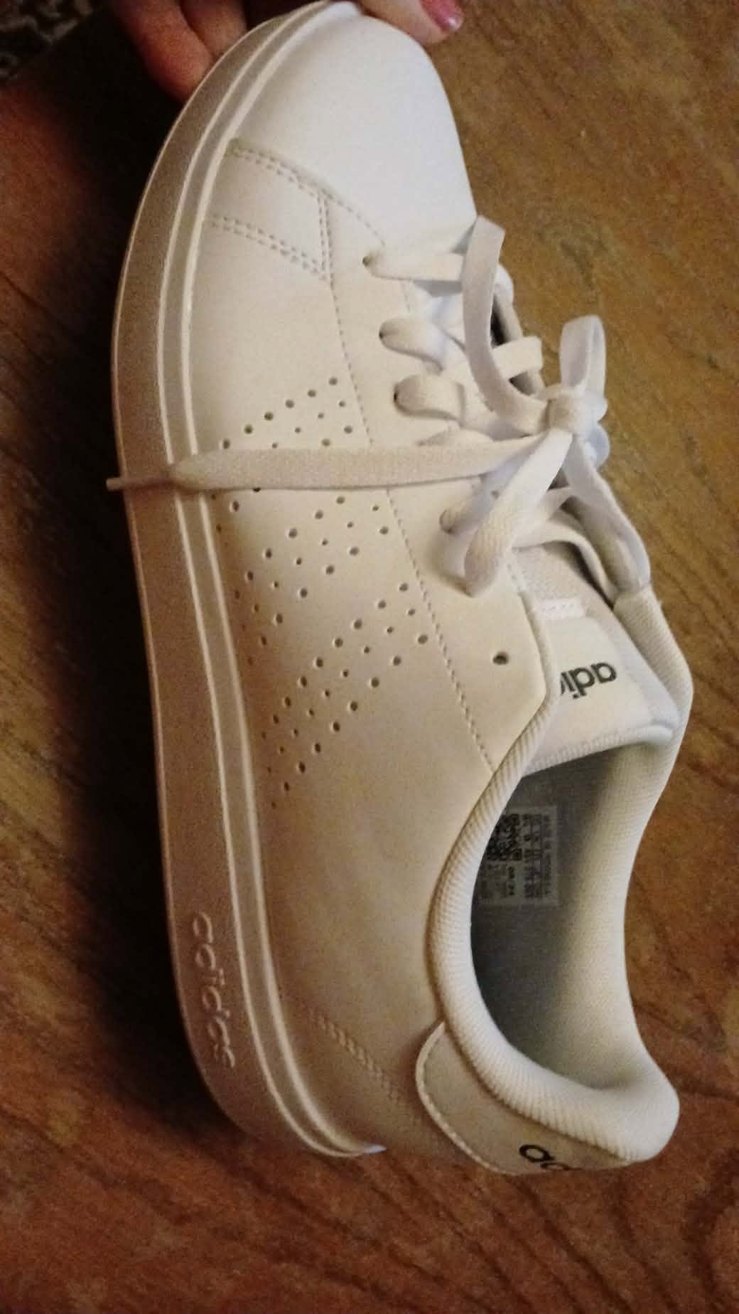 Adidas botas 42 ölçüsü orijinal satılır