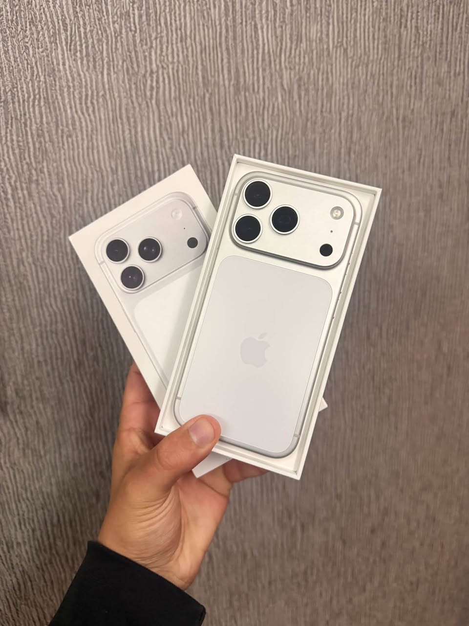 iPhone 17 Pro 256 GB is sold for 2,650₾