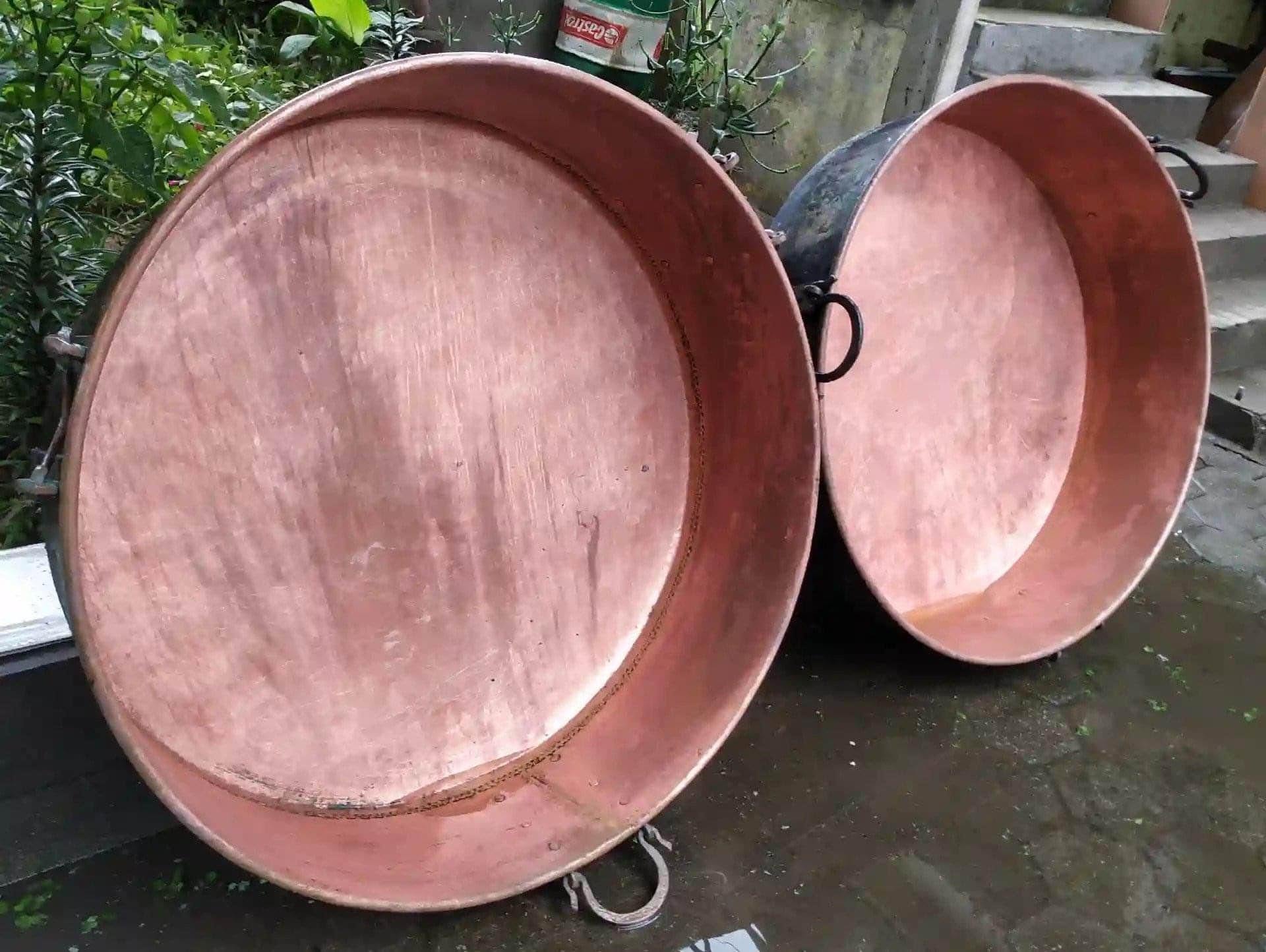 2 adet büyük bakır tencere