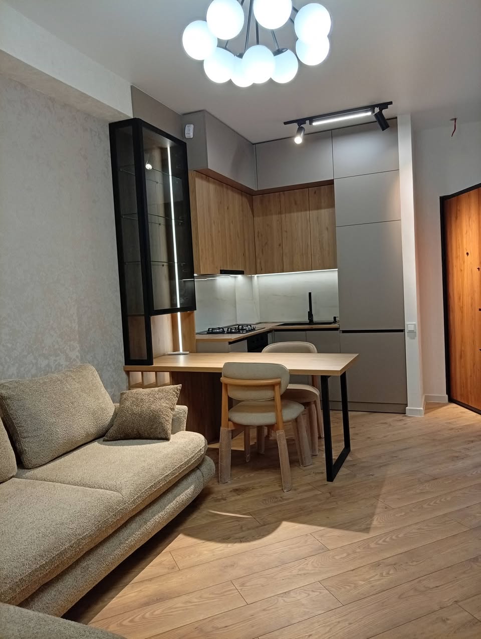 Сдается в аренду 2-комнатная квартира, Тбилиси — $600