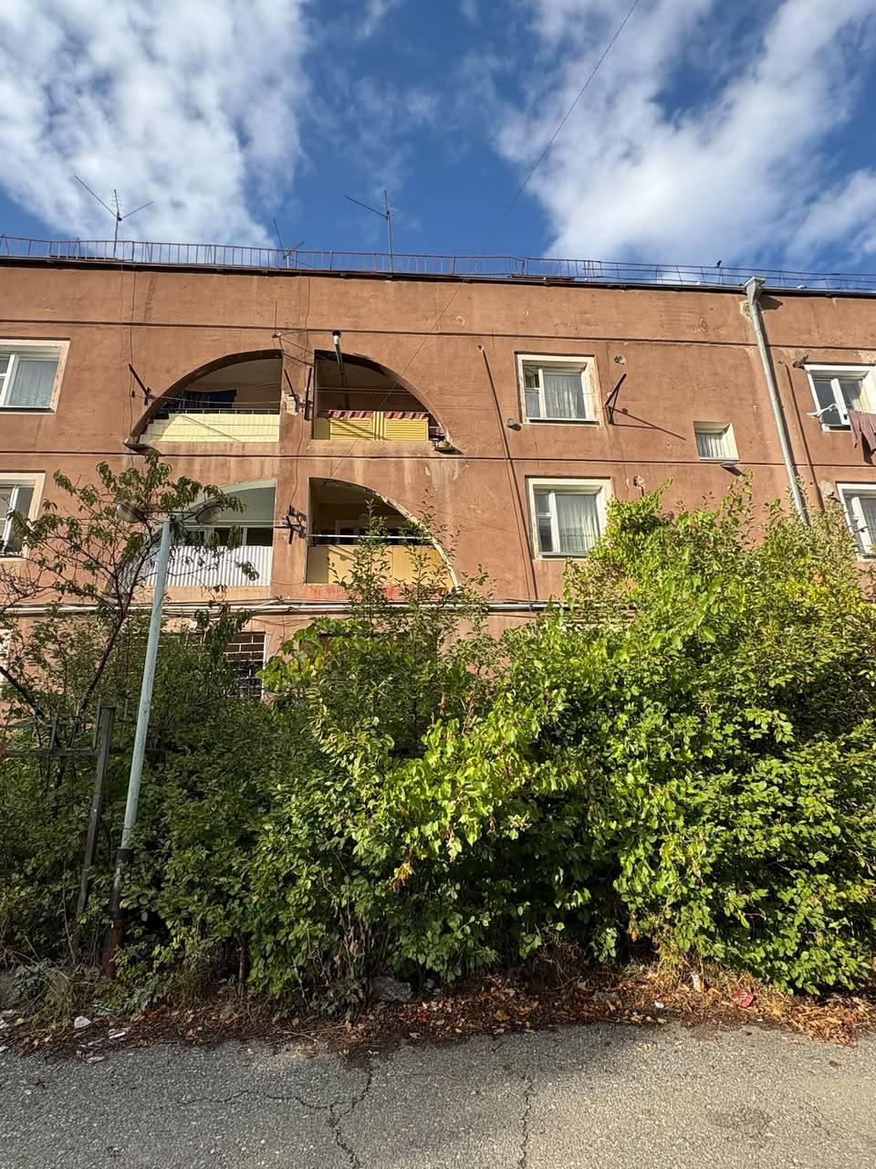 🏡 ՎԱՃԱՌՎՈՒՄ Է 4 ՍԵՆՅԱԿԱՆՈՑ ԲՆԱԿԱՐԱՆ — 67,000$