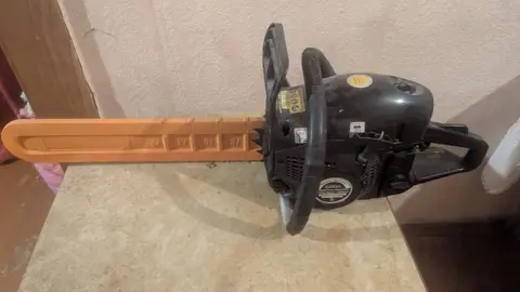 Benzin pompası 170 l, çalışır durumdadır
