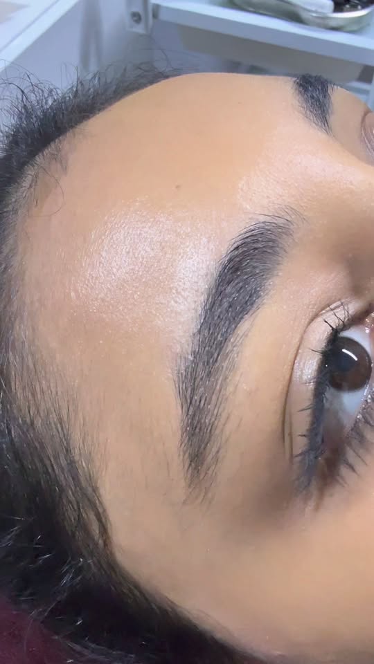 Eyebrow shaping and styling service