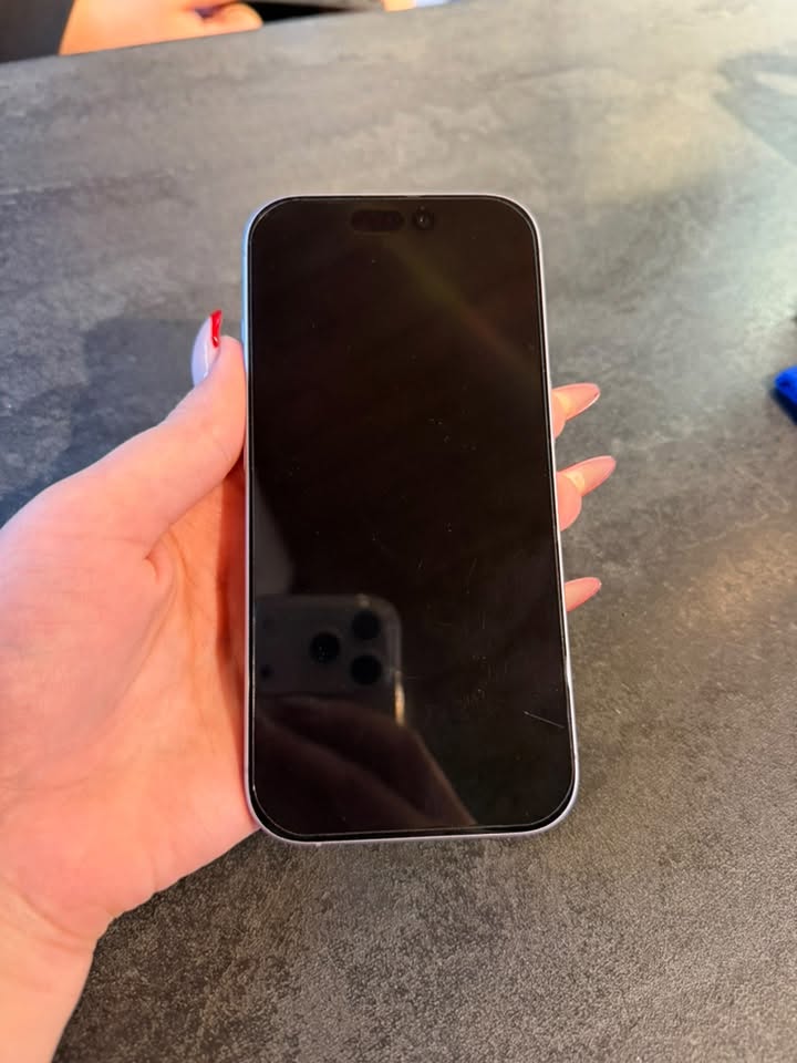 iPhone 17 256GB, ბატარეა 92%