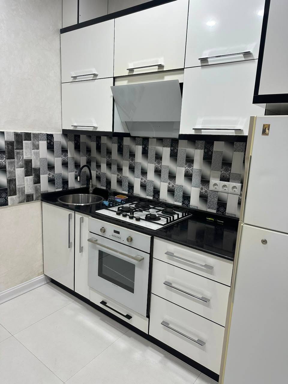 Çavçavadze Caddesi 53 No: 6'da 1+1 daire kiraya veriyorum - 600$