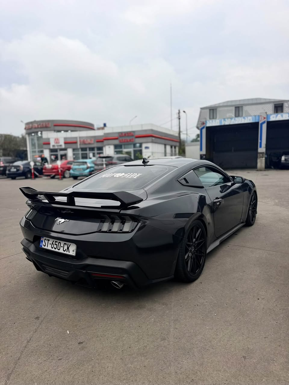 Mustang 2024 2.3 automatic 28,500$ (