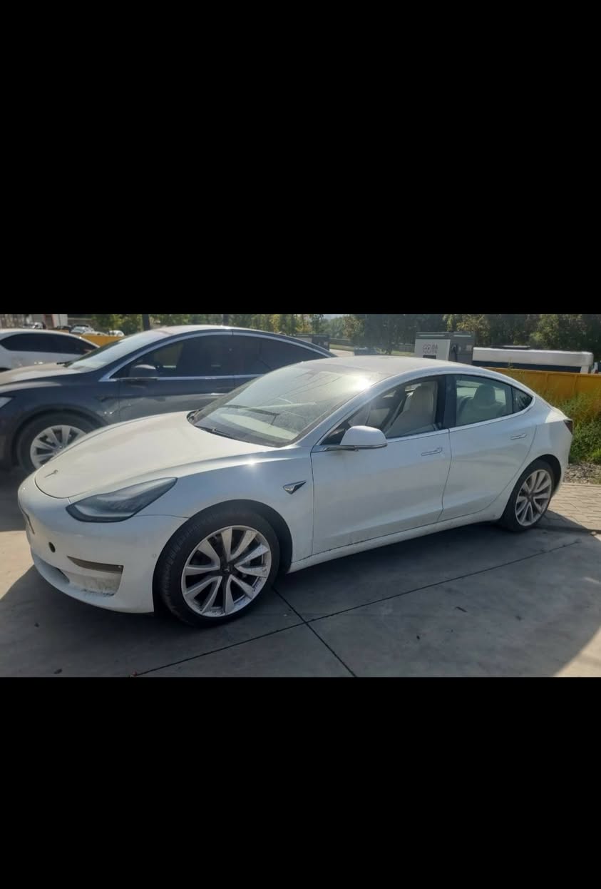 Satılır Tesla Model 3 2019 — 9,500₾
