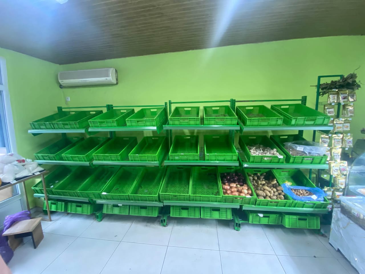 Продается инвентарь для фруктов и овощей