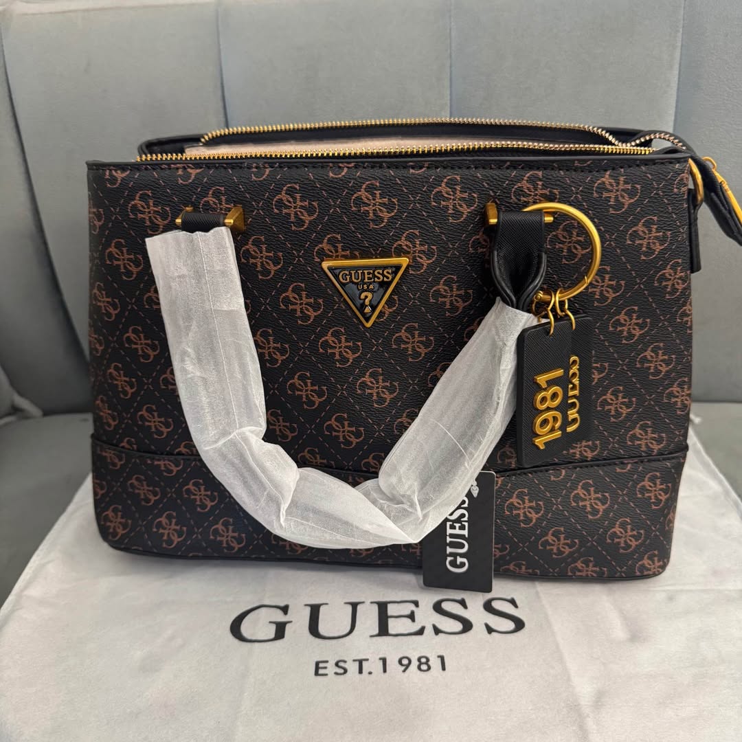 GUESS ახალი ხელჩანთა, მონოგრამა