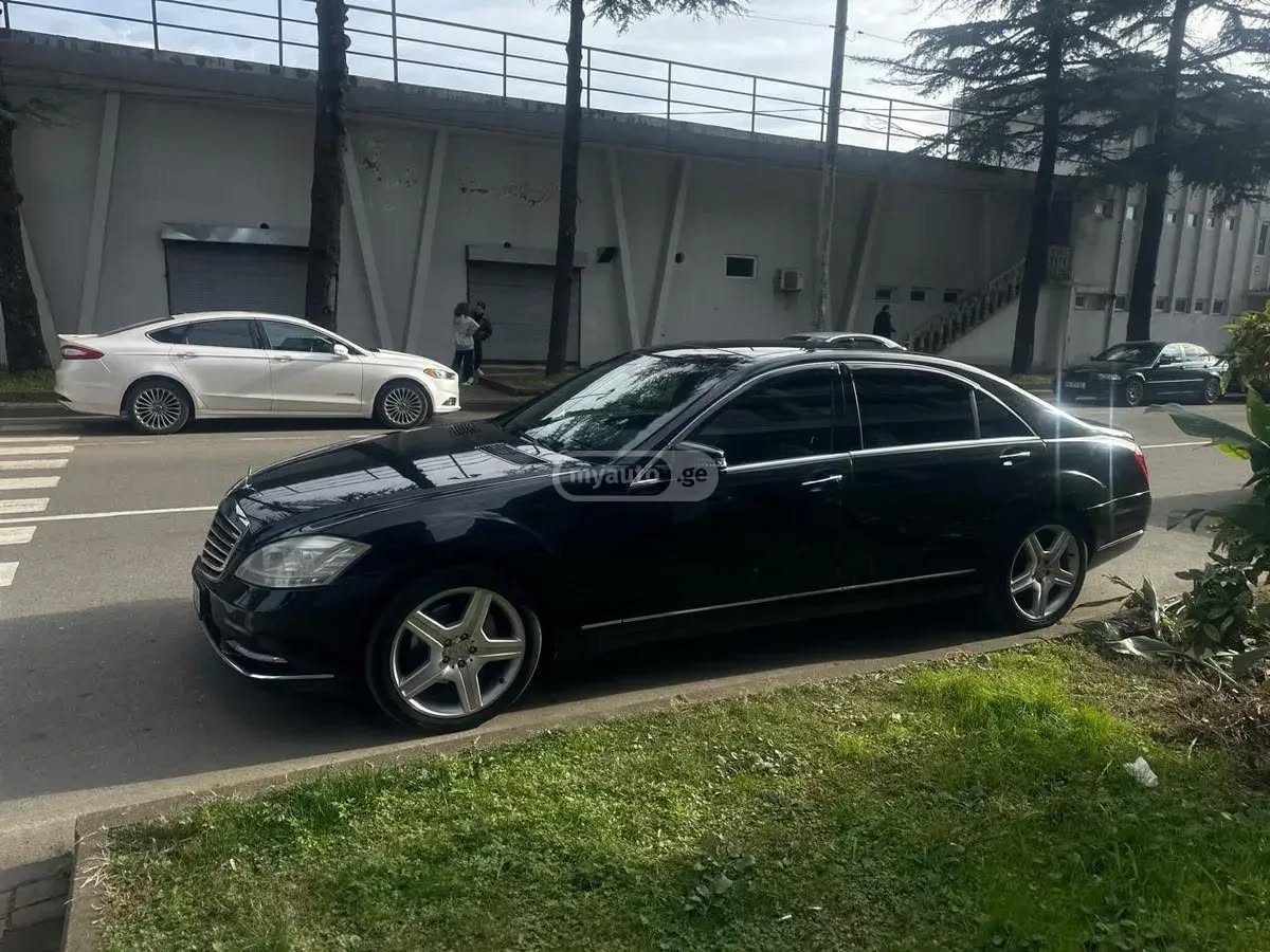 Mercedes-Benz S 350 (Long) 2010 — 10,300$
