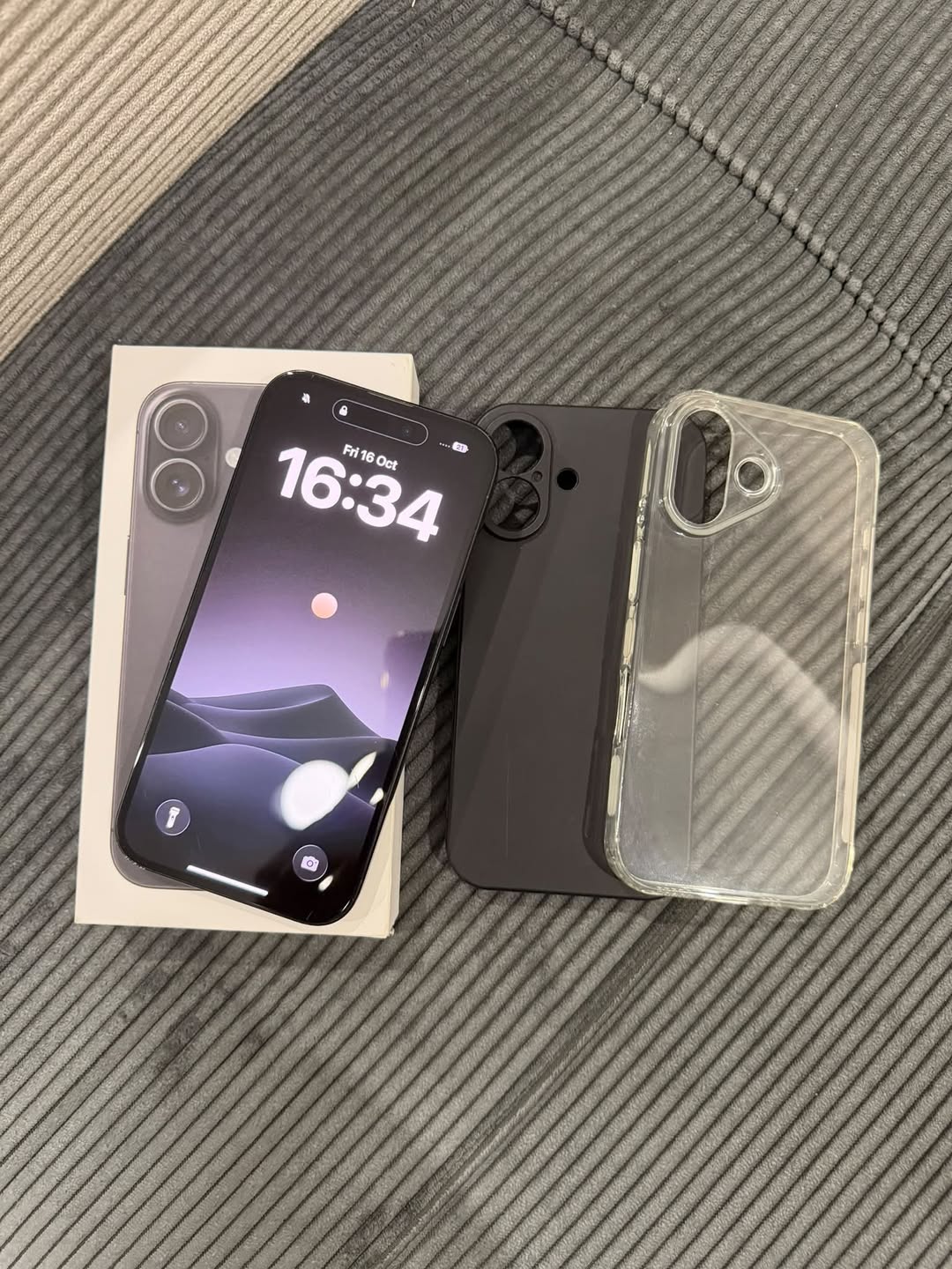 iPhone 16, 94% battery