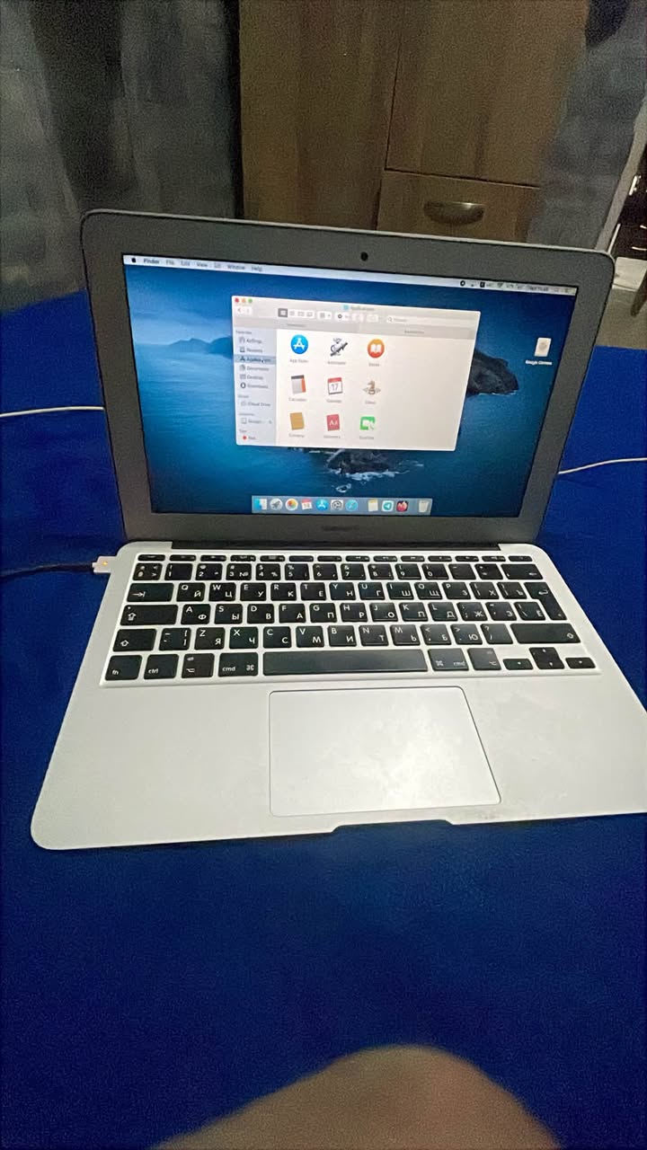 MacBook Air 11, 2012, iPhone ilə dəyişmək üçün