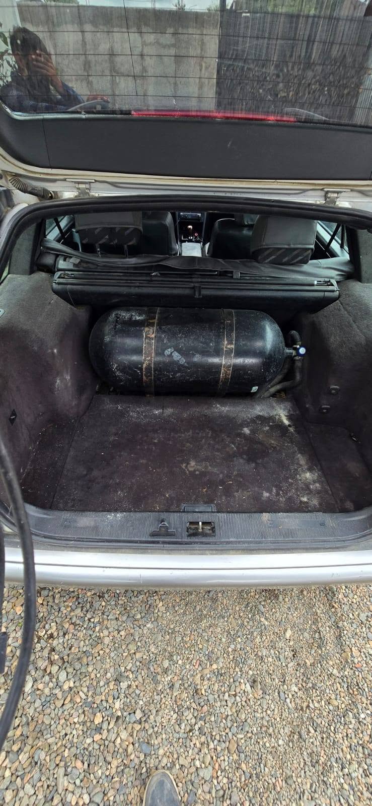 The car costs 2,900$