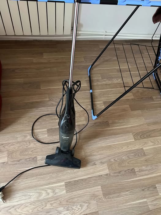 Pika vacuum cleaner with nozzle